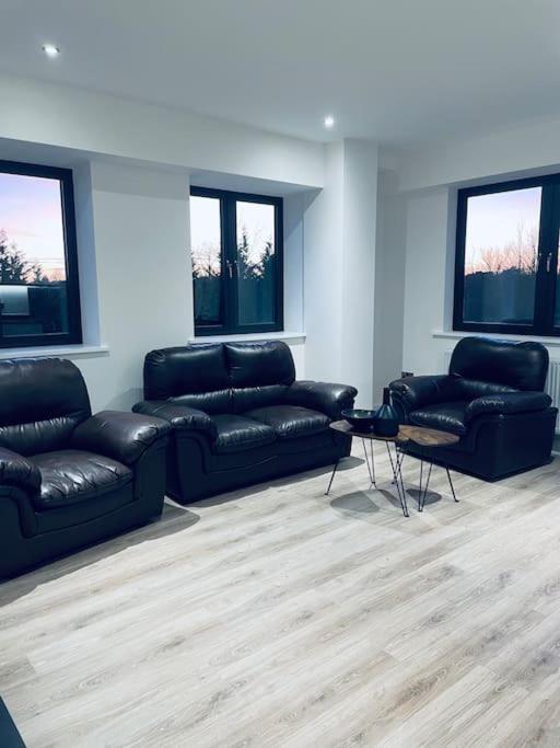 New One Bedroom Luxury Apartment In Solihull Exterior photo