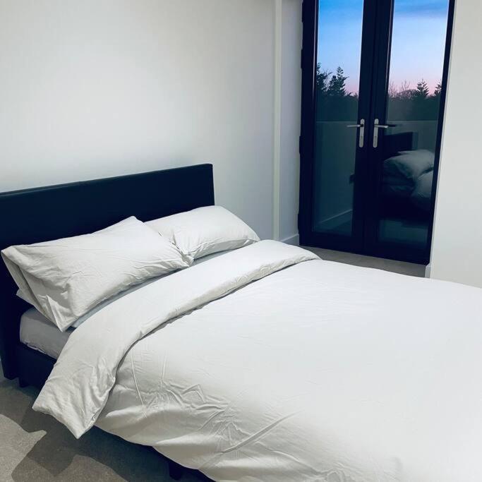 New One Bedroom Luxury Apartment In Solihull Exterior photo