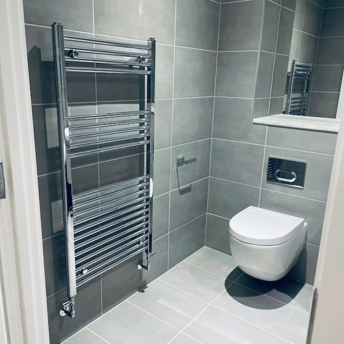 New One Bedroom Luxury Apartment In Solihull Exterior photo